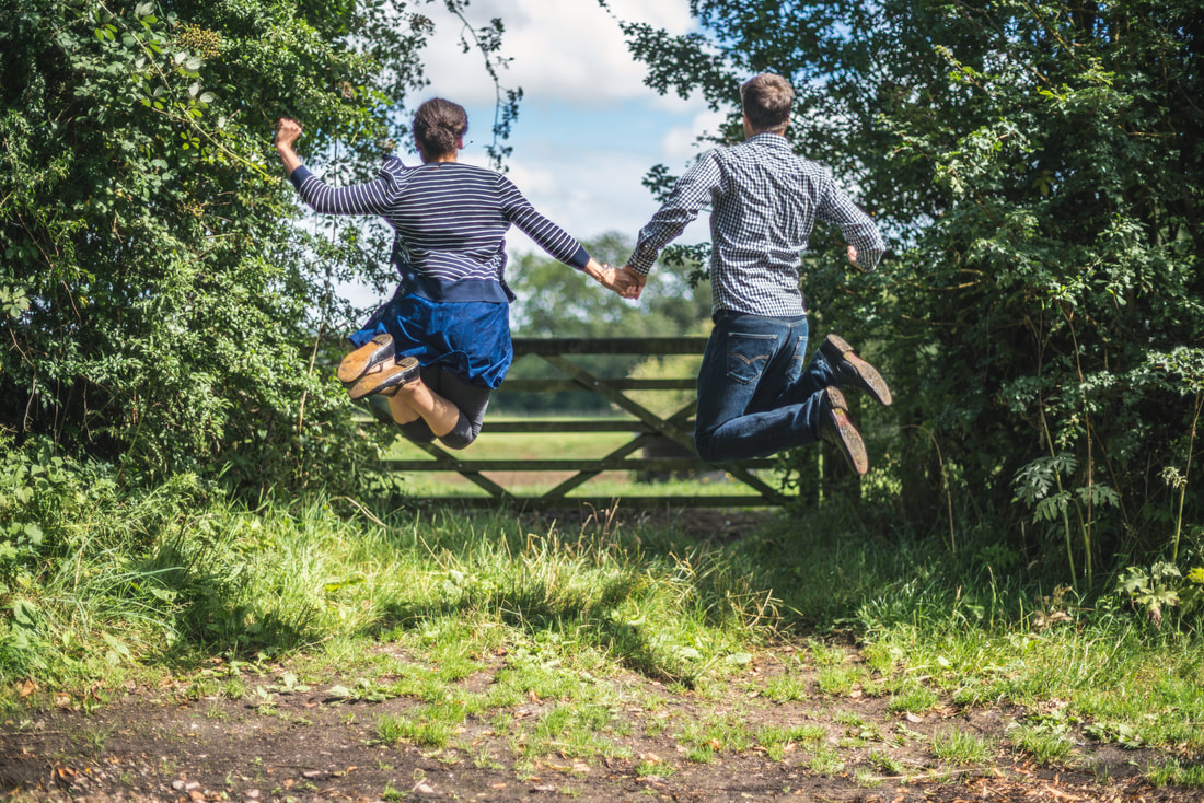 wedding-photography-photographer-lee-hawley-photography-cotswolds-gloucestershire-cotswolds-engagement shoot3