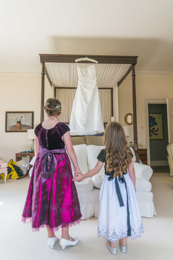 Lee-Hawley-Photography-photographer-gloucestershire-natural-candid-creative-bridal-prep-