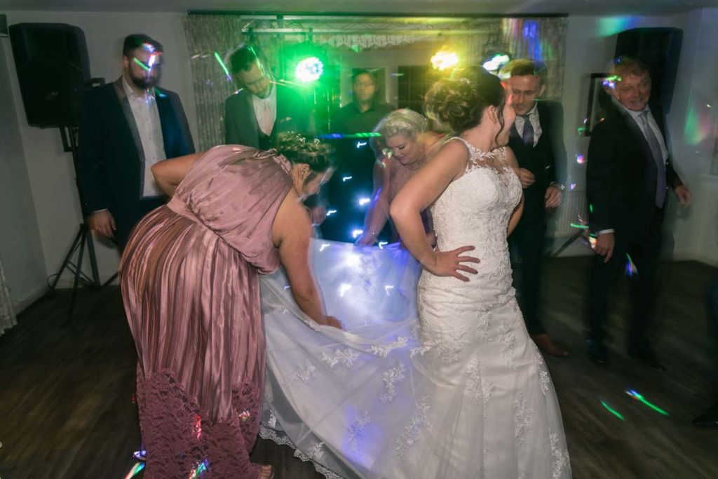 Lee Hawley Photography - Ellie &amp; Rob - The Bear of Rodborough-893