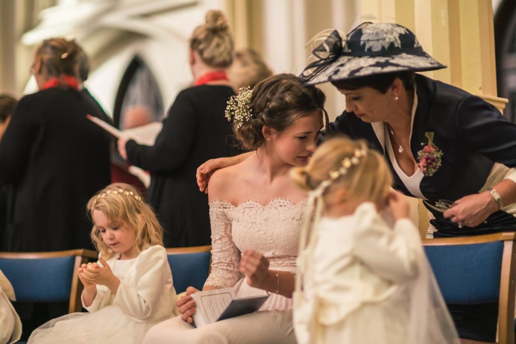 Lee Hawley Photography - Hare &amp; Hounds Tetbury - gloucestershire wedding photogapher
