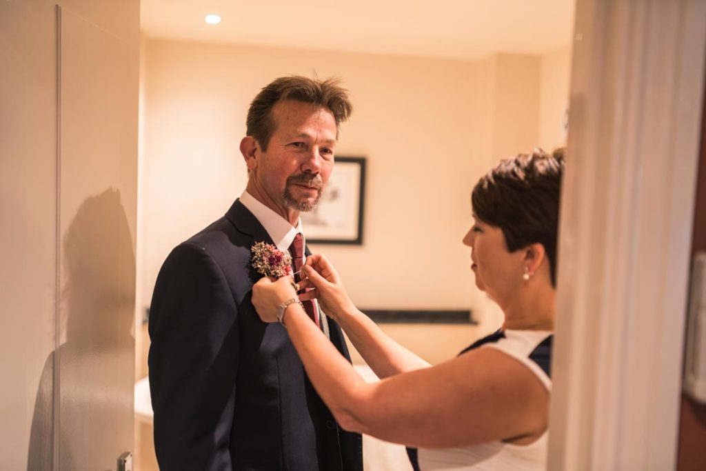 Lee Hawley Photography - Hare &amp; Hounds Tetbury - gloucestershire wedding photogapher