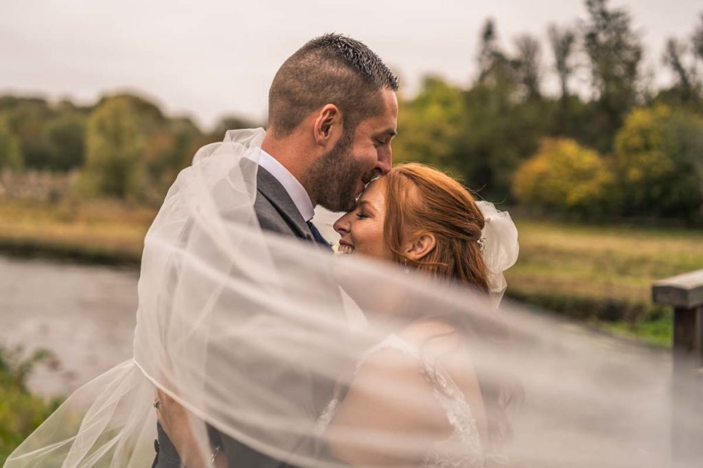 Swan at Bibury Wedding Photographer Lee Hawley Photography Cotswolds