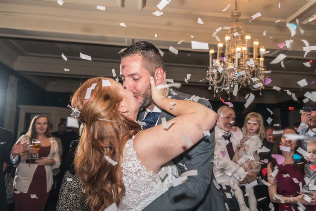 Swan at Bibury Wedding Photographer Lee Hawley Photography Cotswolds